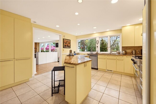 Building Photo - 53 Golfside Pkwy