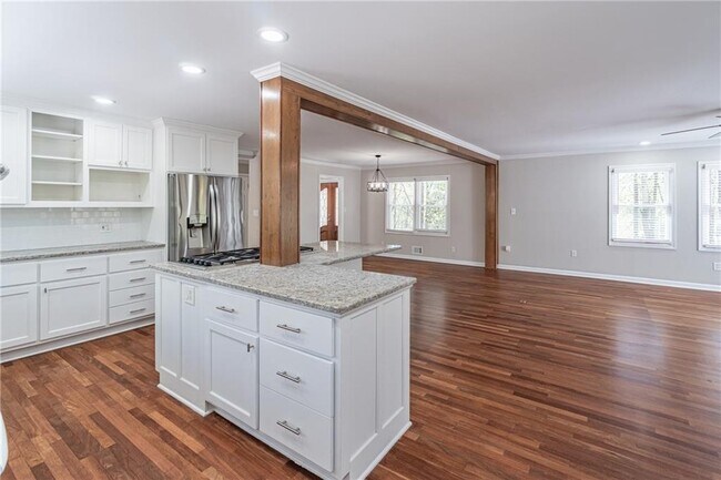 Building Photo - 4571 Huntridge Dr