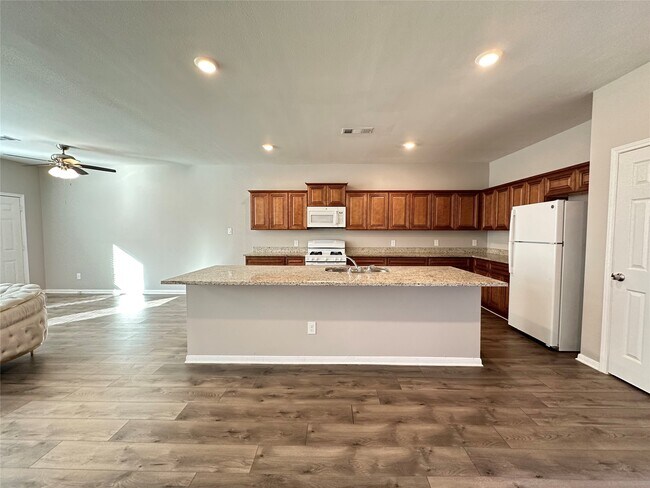 Building Photo - 11114 Beverley Pk St