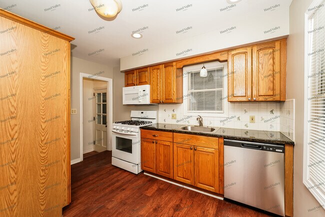 Building Photo - 2239 11th St