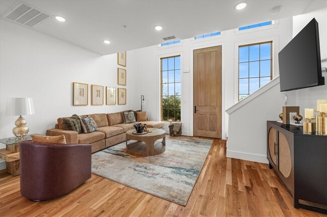 Building Photo - 4611 S 47th St