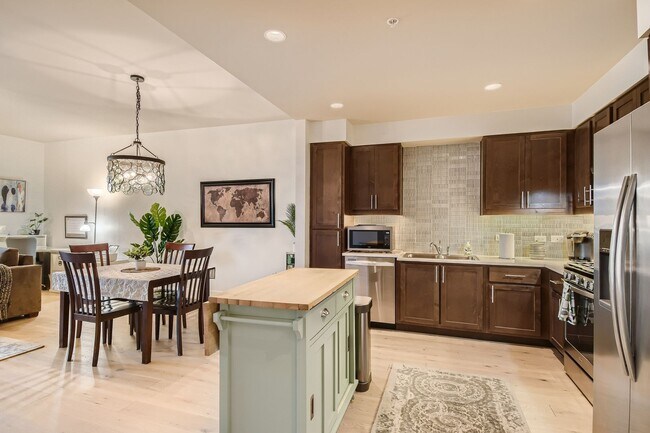 Building Photo - Modern 1 BDR in Peloton - Ground Floor - Full Accessible