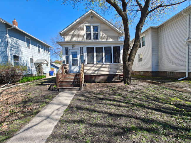 Building Photo - 422 N Maple Ave