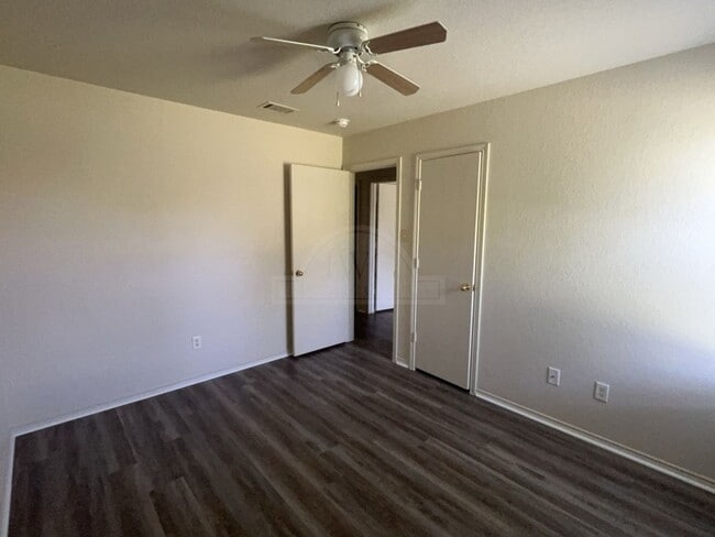 Building Photo - 2318 Wildewood Dr