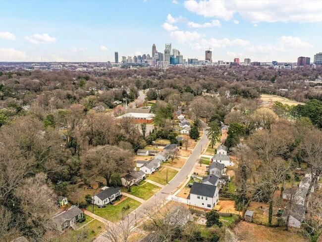 Building Photo - Brand New 4BD/2.5BA Home in Revolution Park!