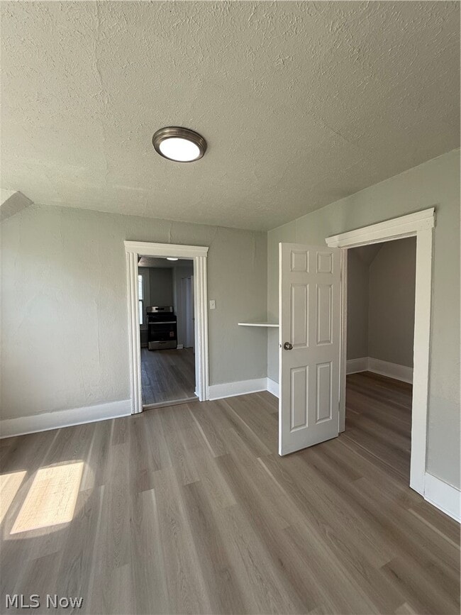 Building Photo - 3514 W 58th St
