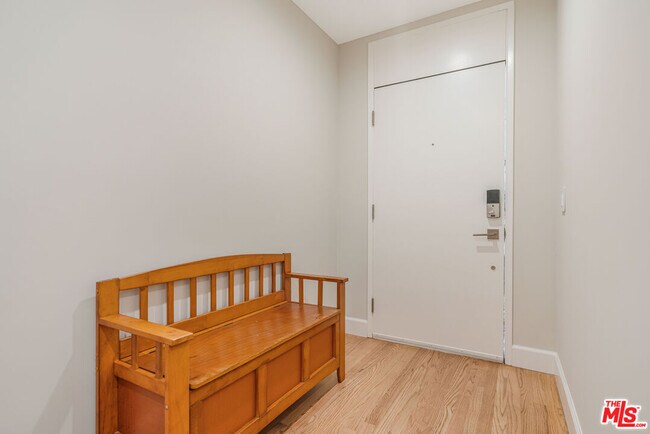 Building Photo - 17083 Palisades Cir