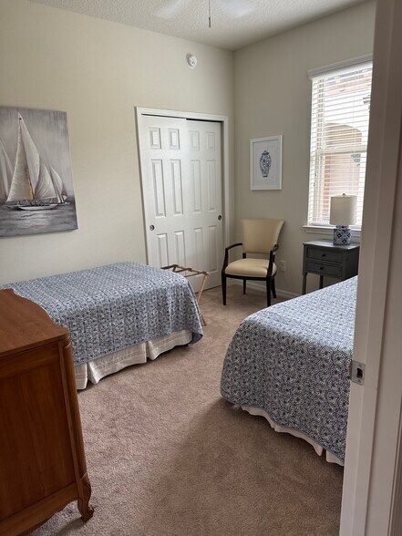 Twin beds in guestroom all linens included or you can bring your own. - 9645 SW 63rd Loop