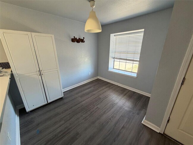 Building Photo - 1431 Hyridge Cir