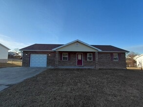 Building Photo - 2 Bedroom Home