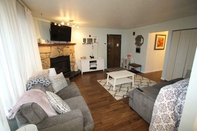 Building Photo - 315 Krane Dr