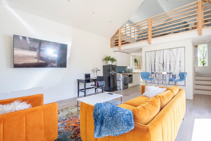 Primary Photo - 730 Maxwell Ave