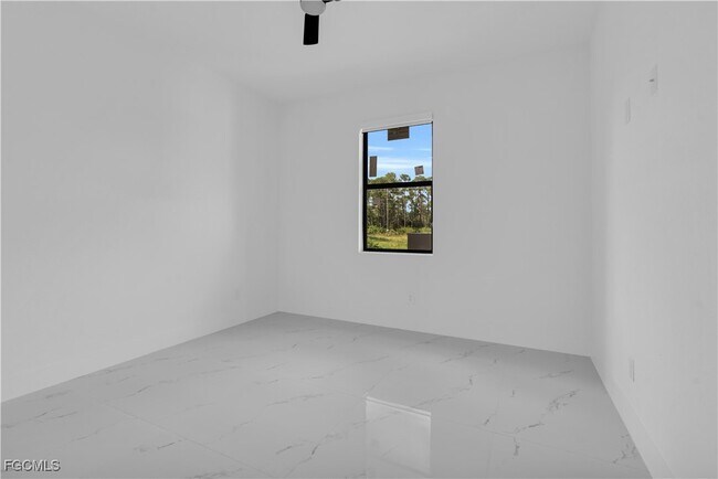 Building Photo - 3202 32nd St W