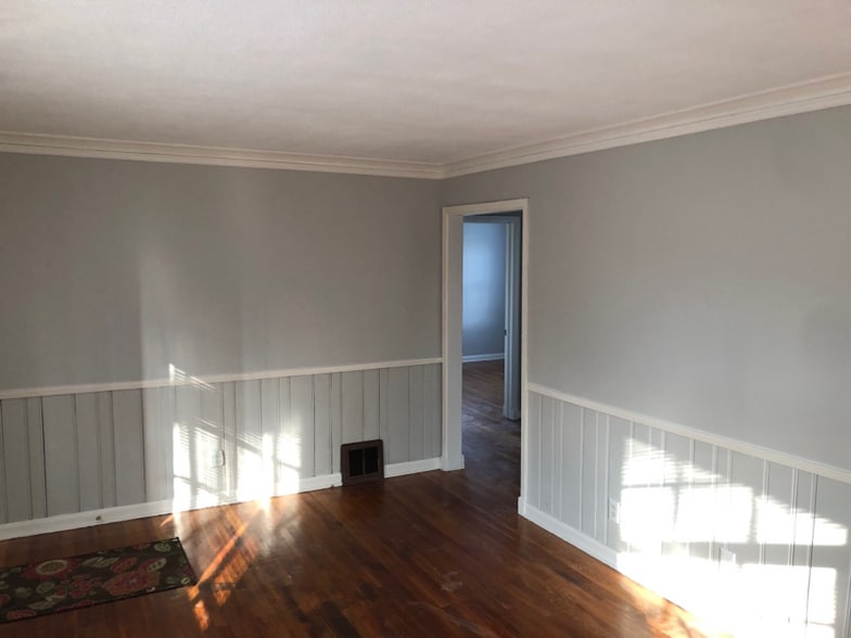 Building Photo - 3700 Washington Ave SE