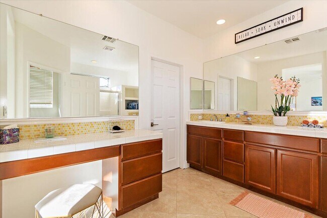Building Photo - 47450 Manteca Ct
