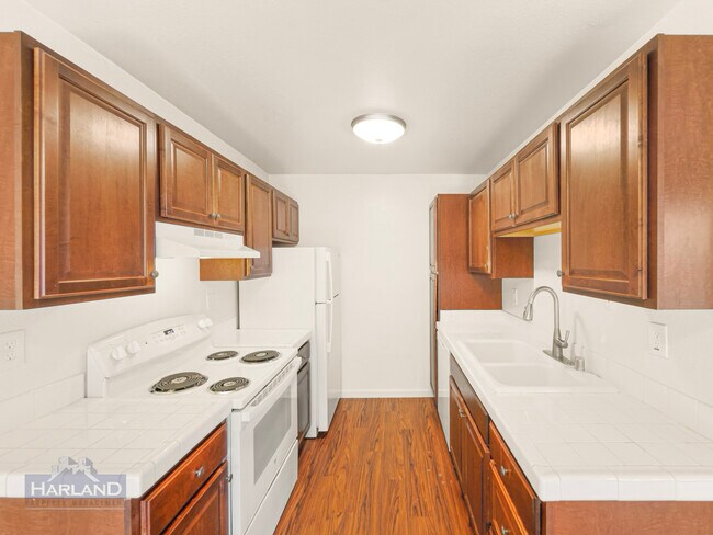 Building Photo - 2112-2114 Thomas Avenue - 2114 Unit 2-