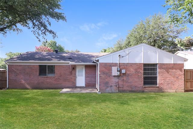 Building Photo - 4000 School Hill Cir