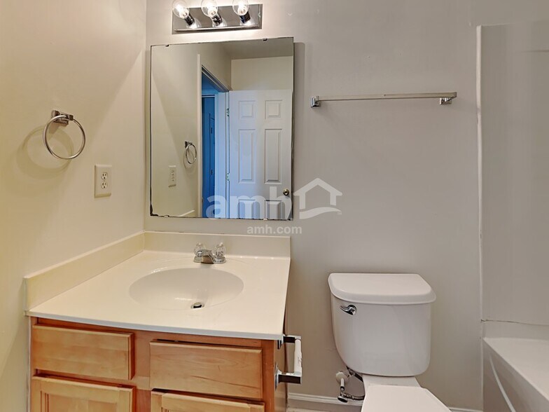 Building Photo - 3149 Talladega Ct