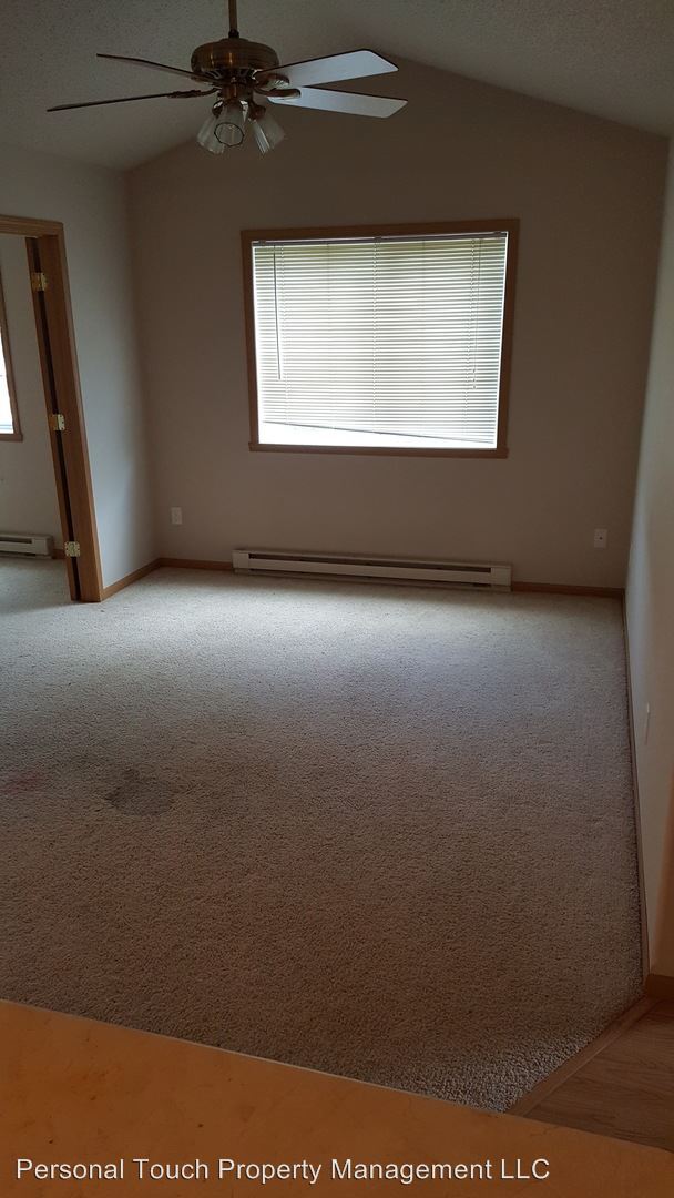 Building Photo - 124 6th Ave N