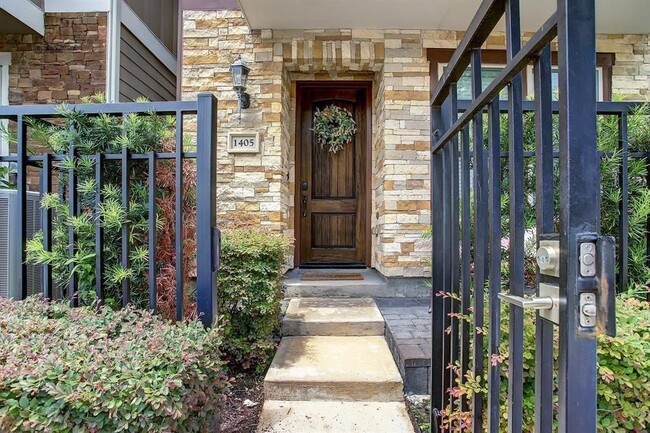 Primary Photo - 1405 Patterson St