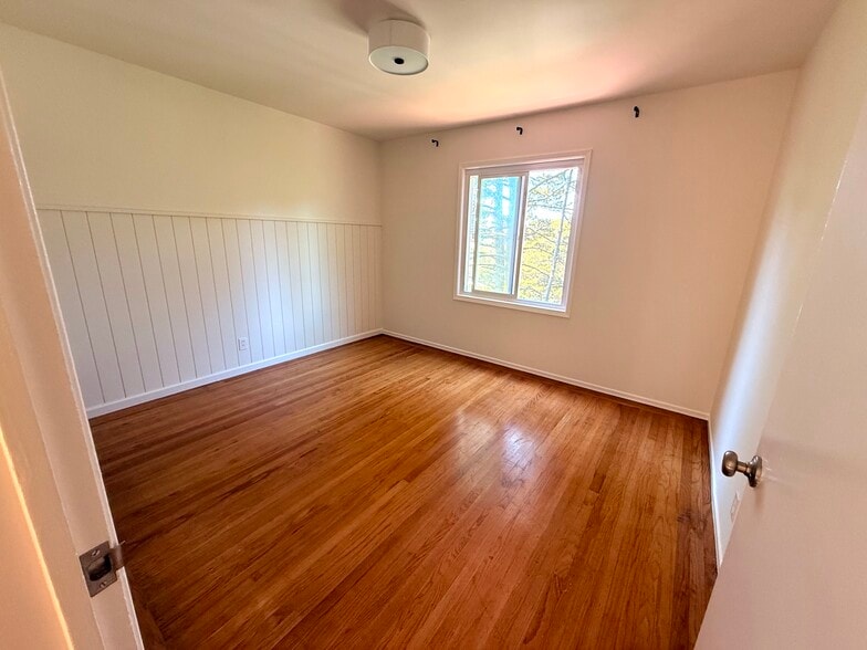 Building Photo - 127 Starview Way