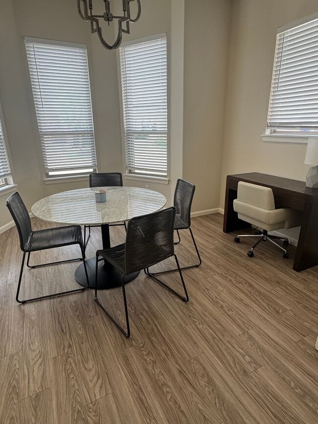 Building Photo - Stunning fully furnished 3 Bed 2.5 bath homes in The Enclave!