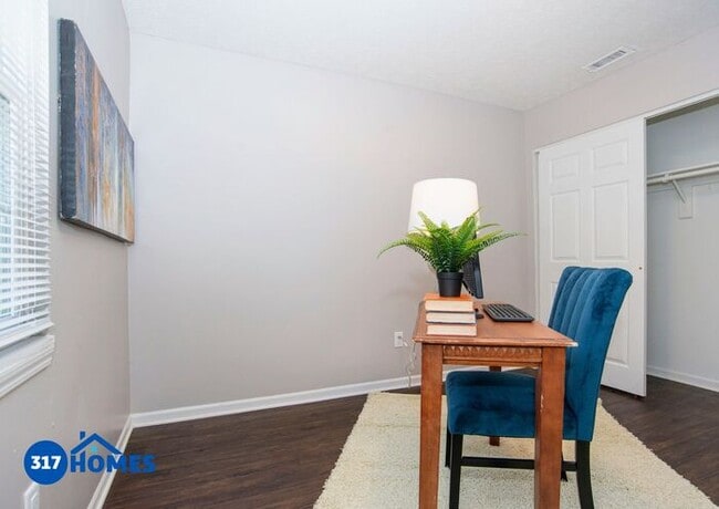 Building Photo - Welcome to Northdale Lake!