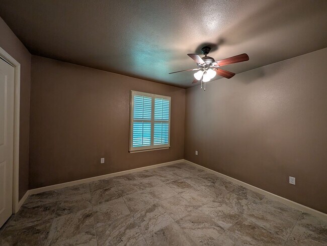 Building Photo - 2/2 Condo on Lake McQueeny / Waterfront Co...