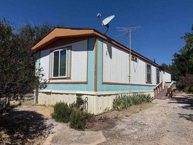 Building Photo - 3768 Western Dr