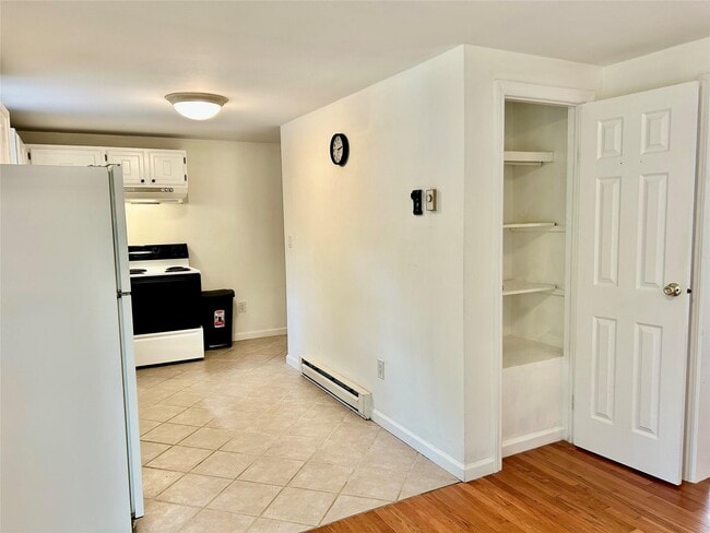 Building Photo - 15 Quogue Rd