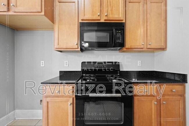 Building Photo - 11070 Courtland Ct
