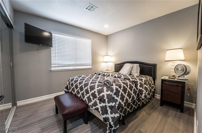 Building Photo - 7439 Trudy Ln