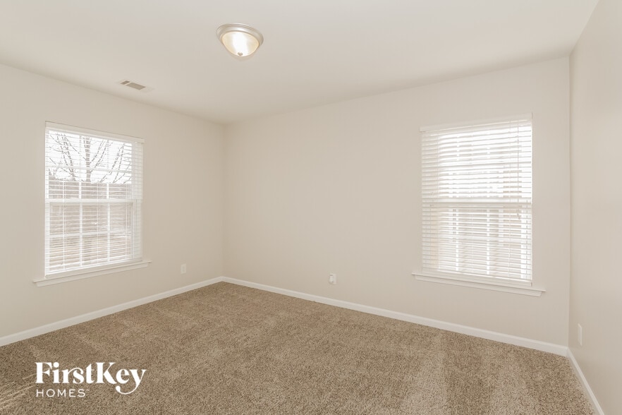 Building Photo - 2440 Sonoma Valley Dr
