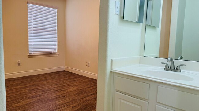 Building Photo - 20210 Glen Burn Ct