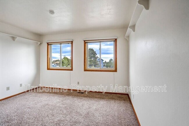 Building Photo - 17960 Bakers Farm Rd