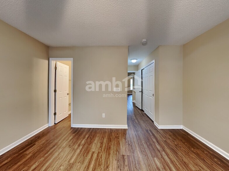 Building Photo - 4220 Lake Woodard Dr