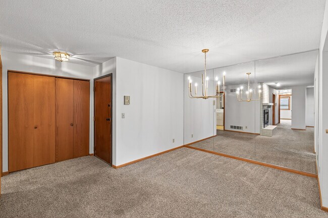 Building Photo - 14388 Fairway Dr