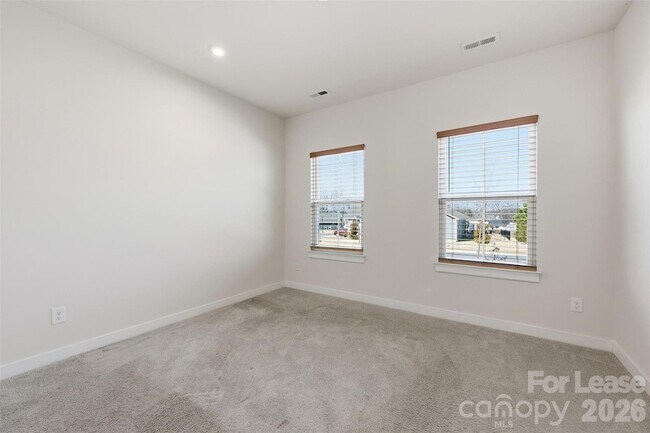 Building Photo - 6425 Cumberland Dr