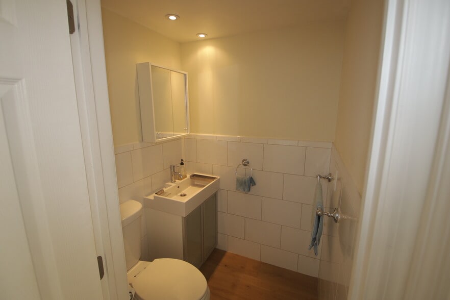 Building Photo - 1001 91st St