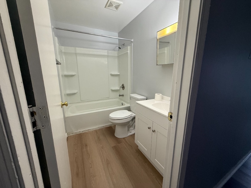 Building Photo - 1114 5th St