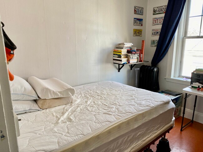 Building Photo - 76 Babcock St