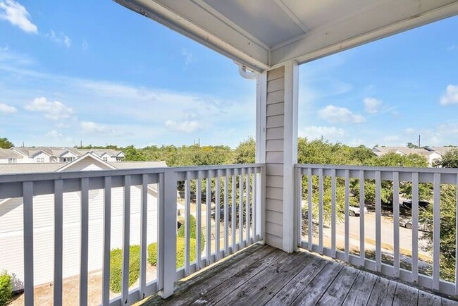 Building Photo - RENT SPECIAL! Freshly Painted! New Luxury ...