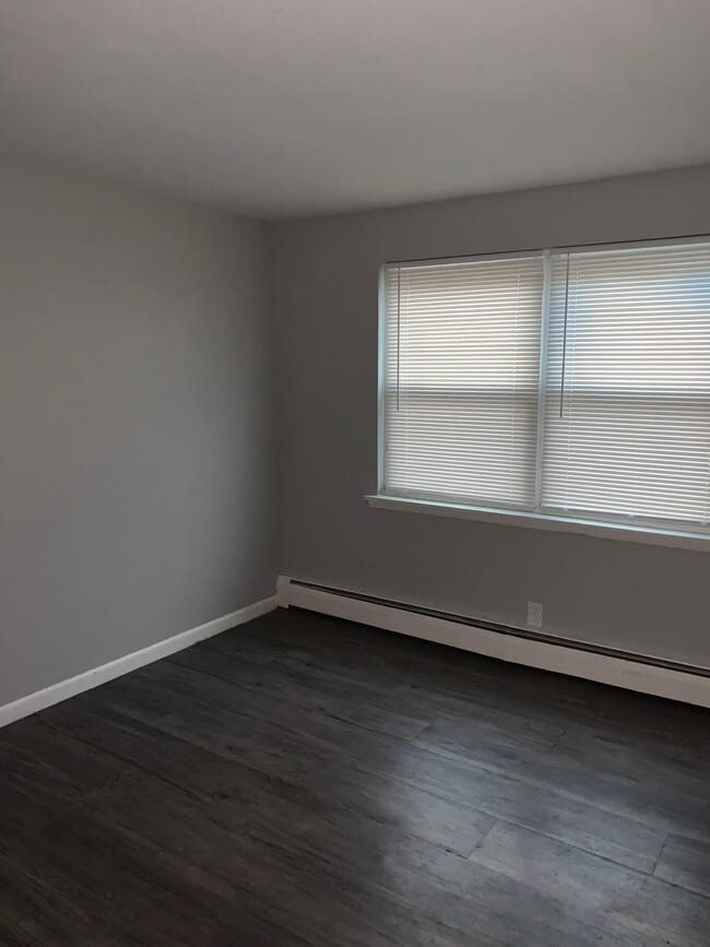 Building Photo - Elam Court Apartments