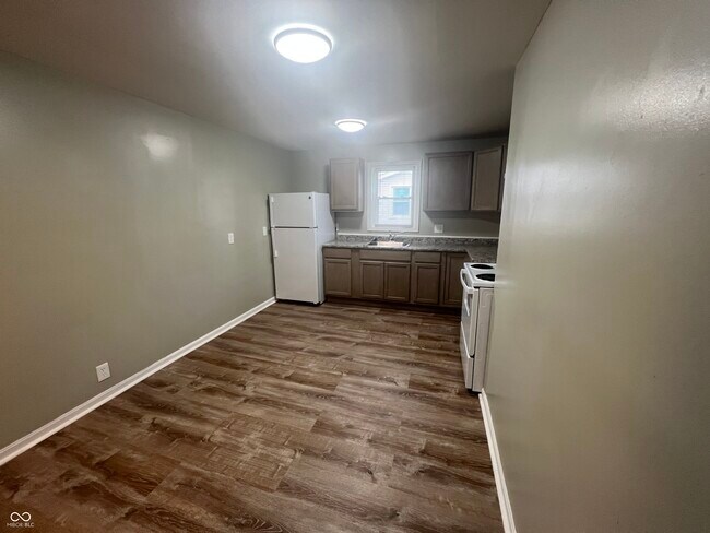 Building Photo - 210 Whitlock Ave