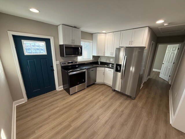 Building Photo - 406 E King St