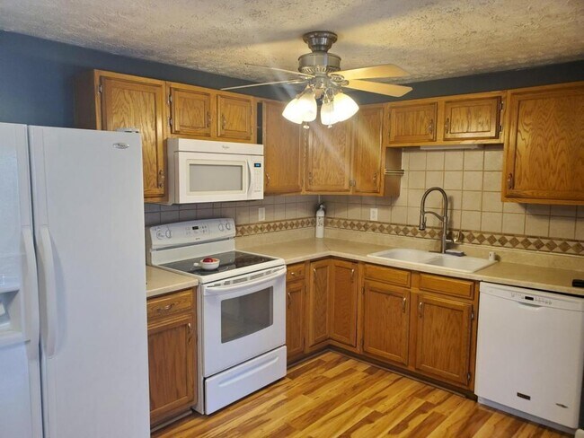 Building Photo - 505 Northview Rd