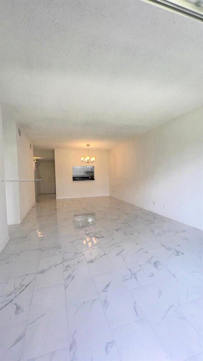Building Photo - 11453 NW 39th Ct
