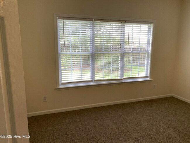 Building Photo - 1004 Foxridge Way