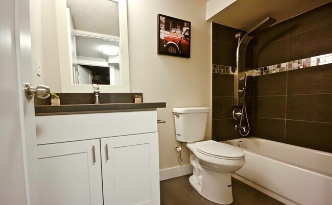 Downstairs Bathroom - 5163 S Augusta St