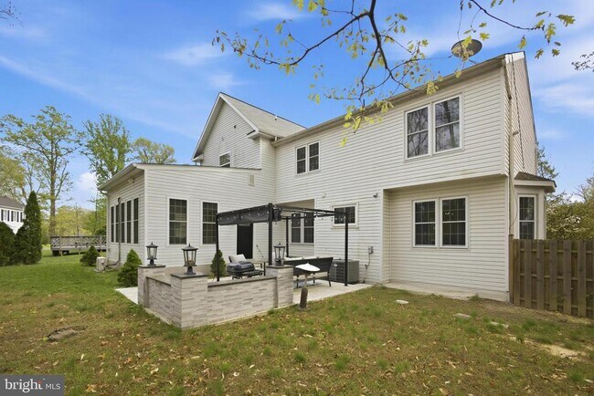 Building Photo - 8664 Pohick Forest Ct